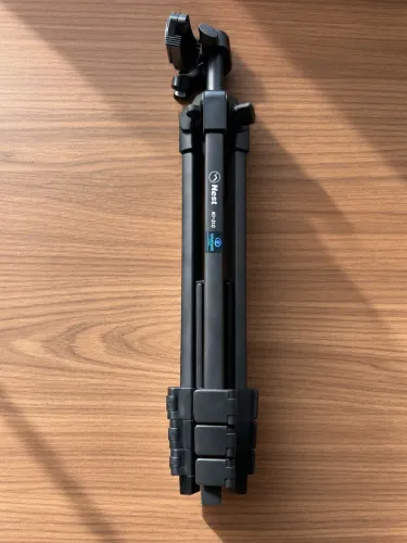Tripé Nest NT-510 para Câmera - Ajustável e Dobrável