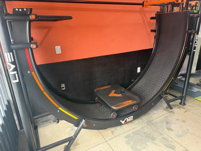 Máquina V12