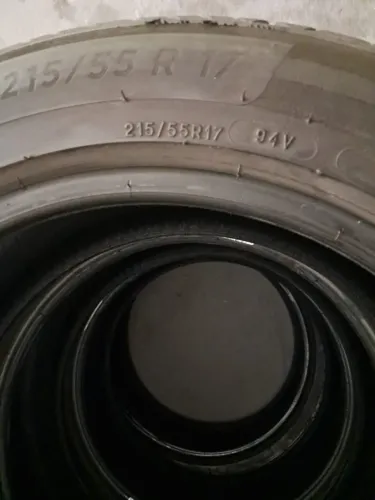 04 Pneus Michelin 215 55 17