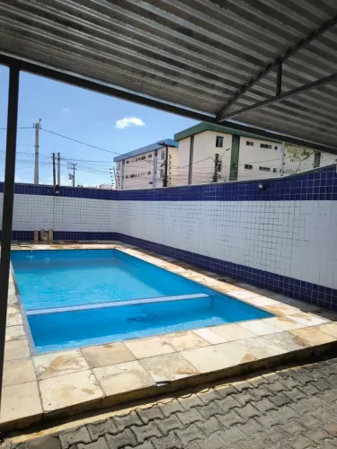 Ótimo Apartamento mobiliado, 2 suítes, 1 reversível, deck, piscina,1 vaga carro.