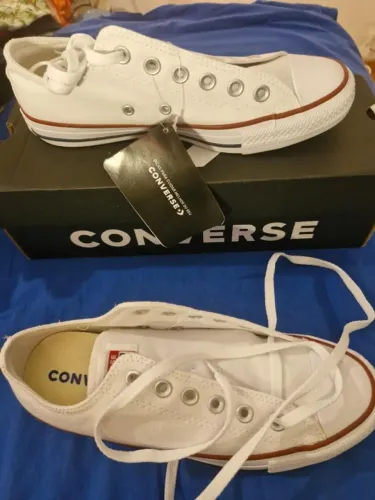 Tenis AllStar cano baixo branco 37, novo. Na caixa, nunca usado.