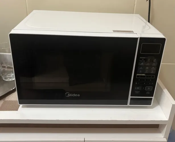 Microondas Midea 20L