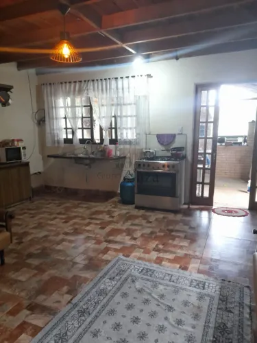 Chácara - Vila São Geraldo - 2 Dormitórios - 200m².