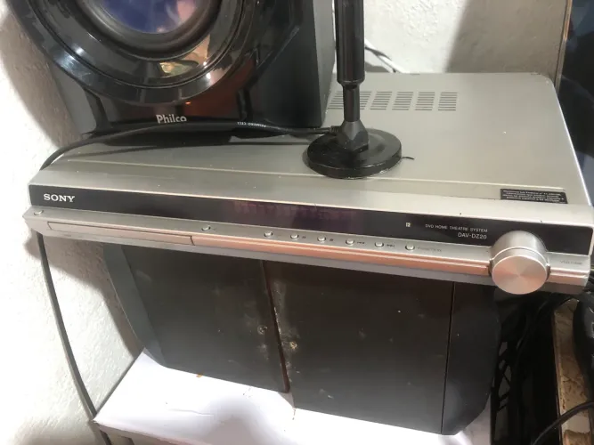 Vendo home theatre Sony com controle remoto 