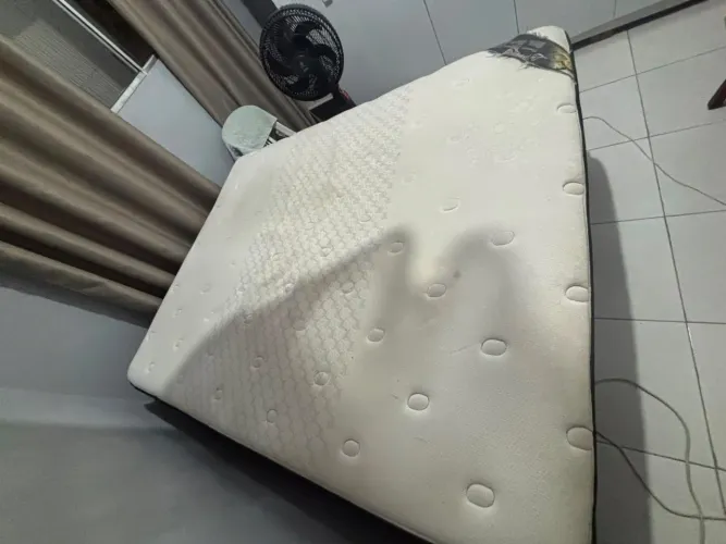Cama queen PLUMATEX MOLAS ENSACADAS