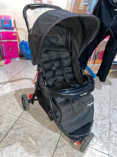 Carrinho de Bebê Voyage Delta + Bebê Conforto