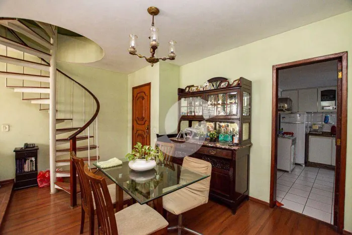 Cobertura com 3 dormitórios à venda, 170 m² por R$ 650.000,00 - Santa Rosa - Niterói/RJ