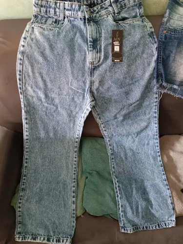 Calça jeans feminina nunca usada