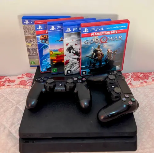 Play Station 4 slim
