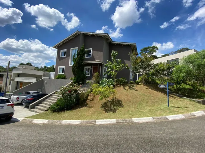 Sobrado a venda R$ 950 mil, possui 223 m², com 3 quartos, Vila Rica - Vargem Grande Paul