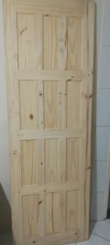 Porta de 70, madeira semioca... Nova! Acompanha fechadura e conj. de dobradiças 