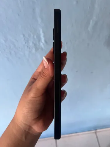 Celular Not 13C com caixa e documento