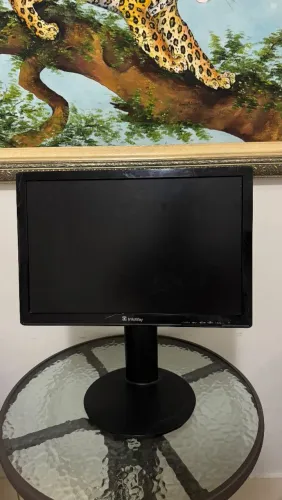 Monitor Itautec InfoWay 19? LCD W1942PT - VGA/DVI