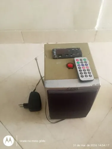 Caixa de som com bluetooth mais controle remoto 