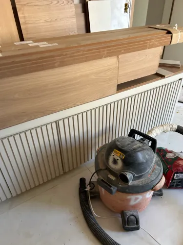 Vendo um Rack novo de 2 metros e 70 de MDF laka bege ripado .