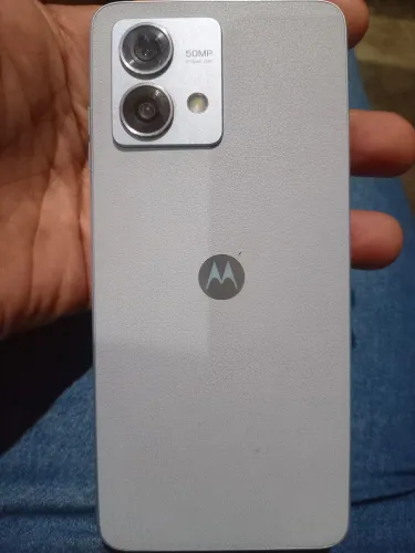 Vendo ou troco moto g 84 por um que rode jogos pesado