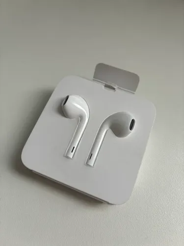 Fone de Ouvido Apple - Original com fio Lightning