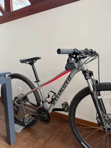 Bicicleta Specialized Rockhopper 29 - Excelente Estado