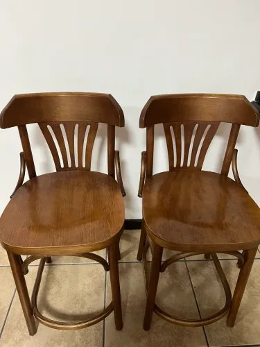 VENDO DUAS BANQUETAS (SEMINOVAS) MADEIRA MACIÇA R$390,00 cada