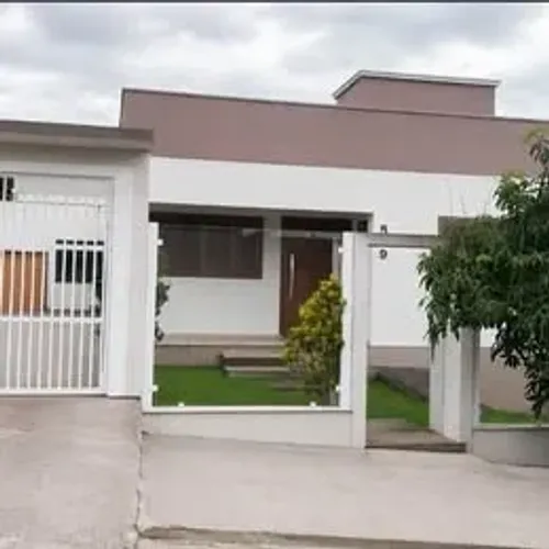 Casa ampla e moderna com 3 quartos