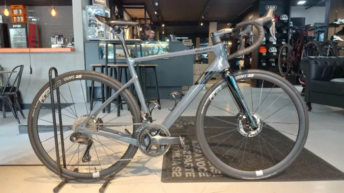 CONJUNTO COMPLETO - BIKE DE ESTRADA + SMART TRAINER