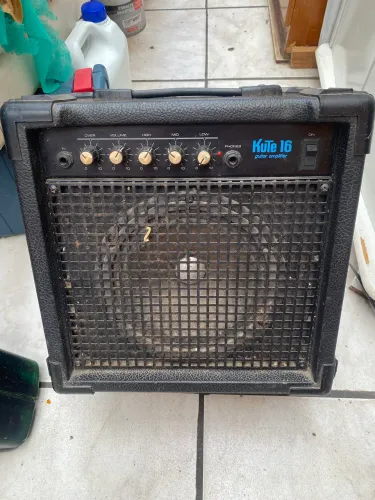 Amplificador Staner Kute 16 Guitar Amplifier 110/220V