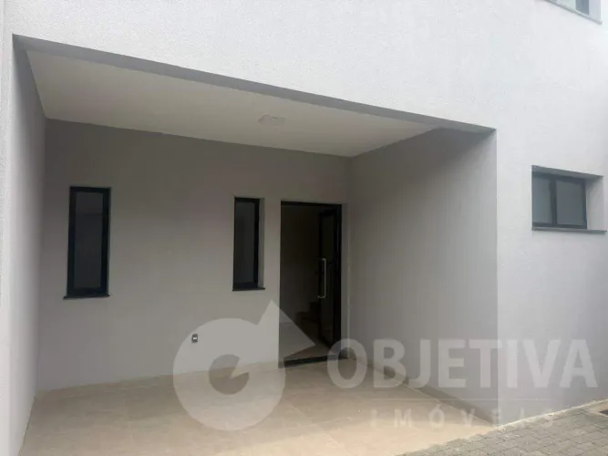 Casa nova estilo sobrado disponível para venda no bairro Novo Mundo
