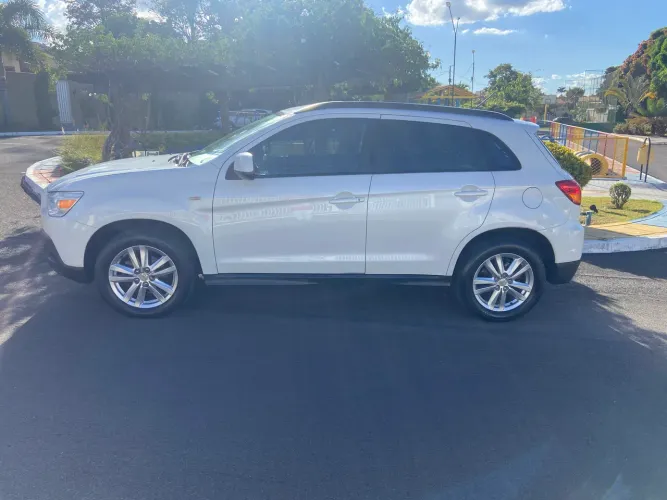 Mitsubishi ASX 2.0 16V 160cv Aut. 2012