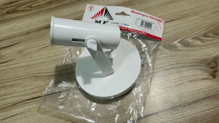 Spot articulado novo