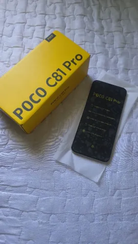 Celular Poco na caixa