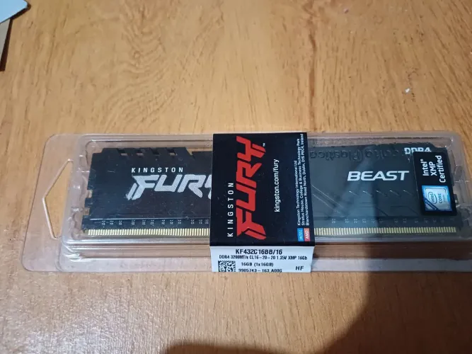 Memória Kingston Fury Beast 16GB DDR4 3200MHz CL16 Lacrada | Aceito troca por 2x8GB