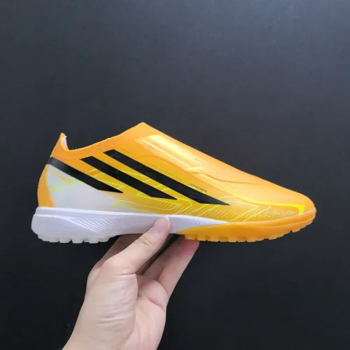 Chuteira Adidas F50 Hyperfast Laceless TF