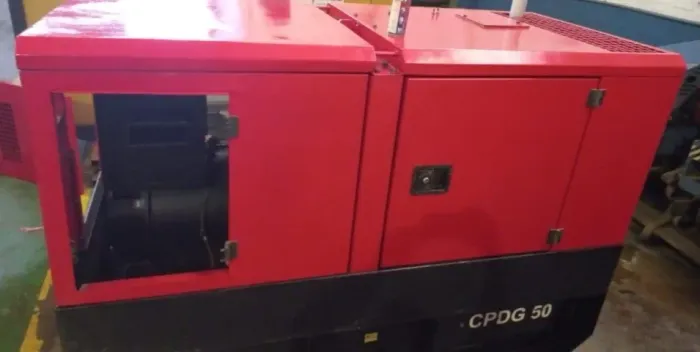 Gerador CHICAGO PNEUMATIC 55/50 kVA (55kVA/50kVA) 2014