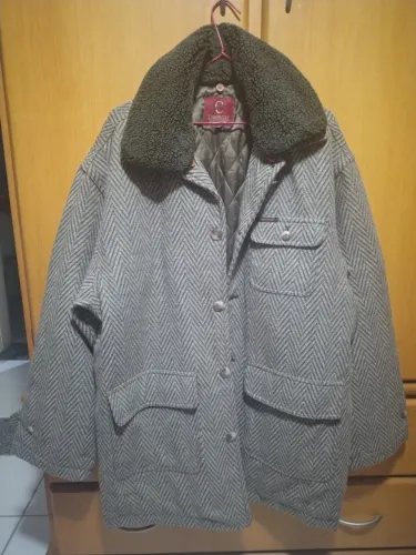 Casaco de frio nunca usado. NOVO! 