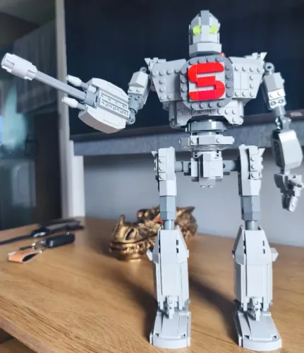 Gigante de Ferro (Compatível Lego)