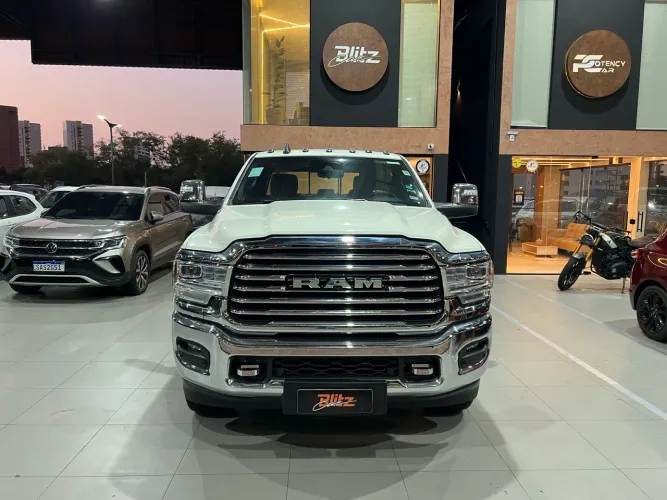 Ram 3500 Limited Longhorn 6.7 TB CD Diesel 2024