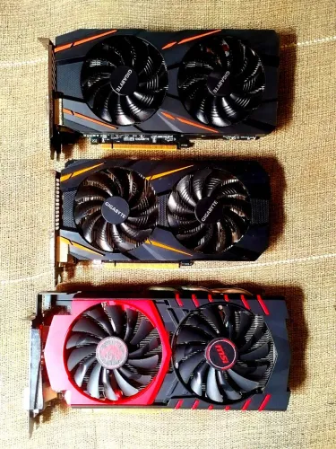 Placa de vídeo GTX e R9 p/ concerto ou retirada de peças 