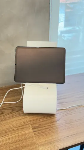 Suporte de iPad em Corian