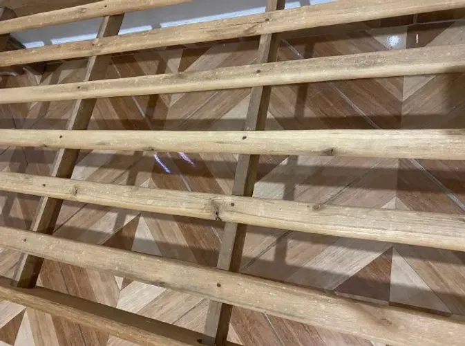 Cama solteiro de sucupira