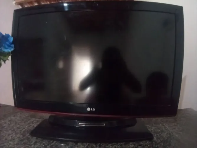 Tv LG 32 polegadas pra quem queira ajeita