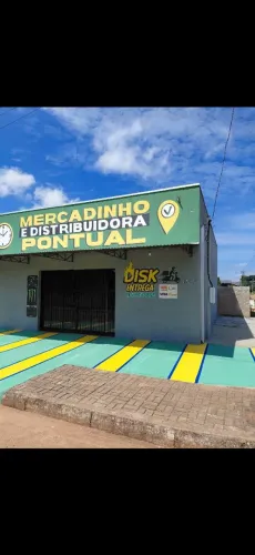 Vendo ponto comercial com moradia atrás, Vendo casa recém construída.