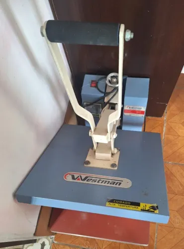 Prensa Térmica R$ 500,00 Westman 220V excelente estado
