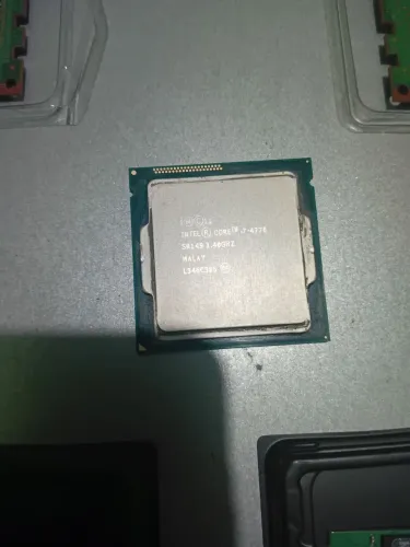 Vendo 4 Pente de memória ram e um i7 4770. 2x8 1600mhz 2x4 1600mhz ddr3