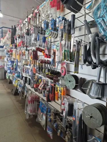 Fechei a loja e estou vendendo ferragista. Pra retirar do local.