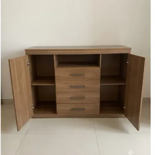 Cômoda em MDF com 4 Gavetas e 2 Portas - Excelente Estado