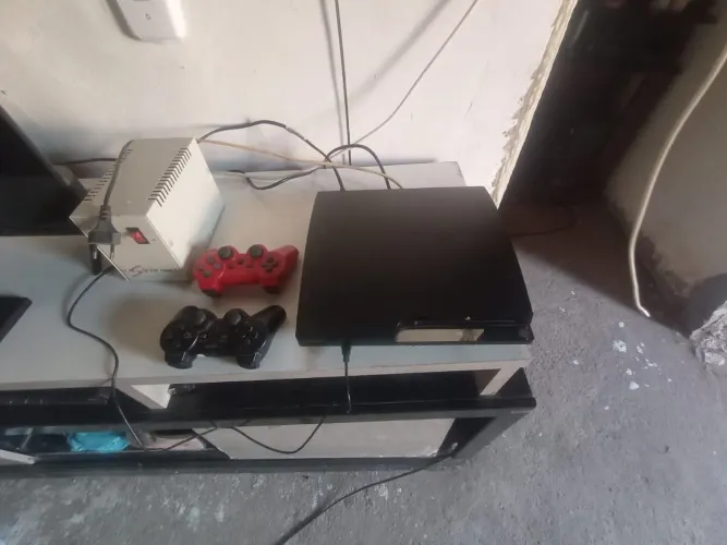 Vende se ps3 slim dois controles desbloqueado hen jogos hd interno
