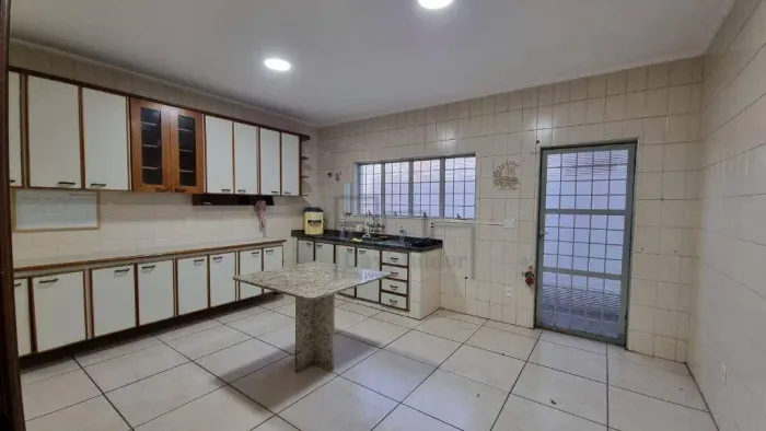 Casa com 5 dormitórios, 300 m² - venda por R$ 1.050.000,00 ou aluguel por R$ 6.233,00/mês