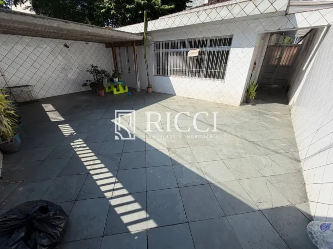 Terreno à venda em Santos-SP, na Encruzilhada, com 250m² de área! Confira já essa oportuni