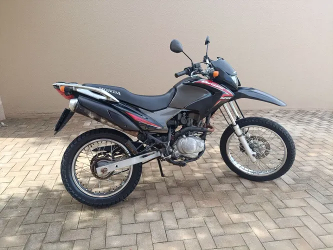 VENDO BROS 150 COM PARTIDA E FREIO A DISCO.