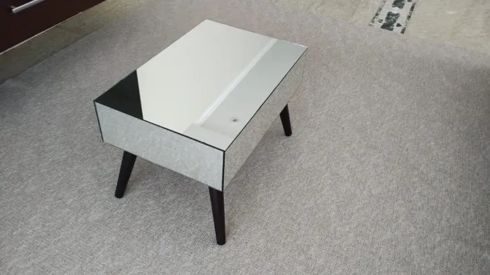 Mesa de centro espelhada